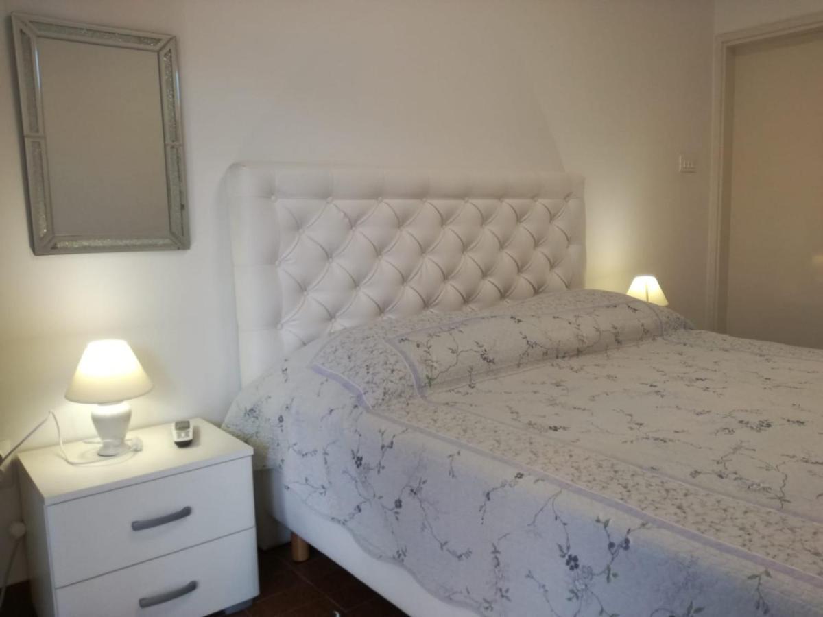 Apartmani Mladina Jelsa (Hvar) Exterior foto
